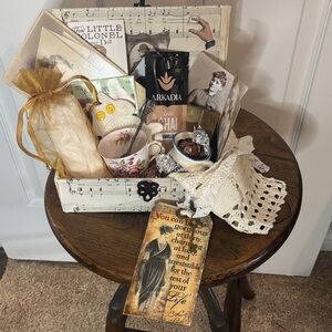 Vintiquities Home Accents Gift Set
